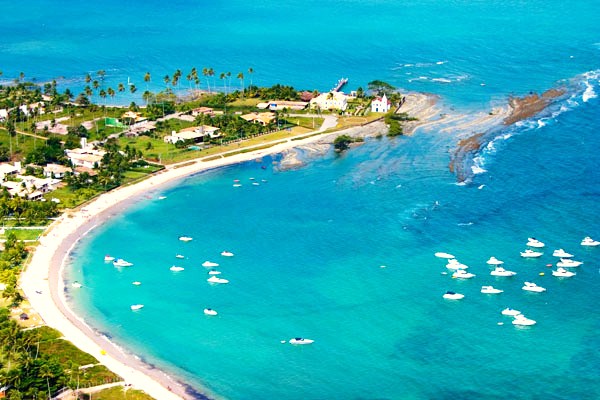 Lîle de Itaparica à Bahia de Salvador au brésil, avec ses plages, une île pour les congés et les sejours de vacances pour tourisite. Avec prochainement un pont qui doit relier lîle paradisiaque à la coté du brésil. Le projet n'a pas encore été validé